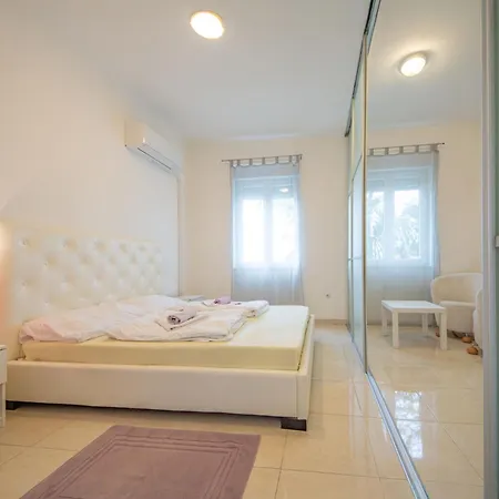 Kantrida-1 By Interhome *